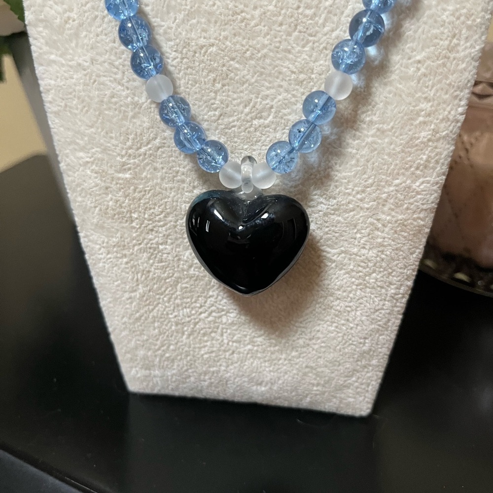 Vintage Blue & White Beaded Heart Necklace Reversible Black - Picture 7 of 8